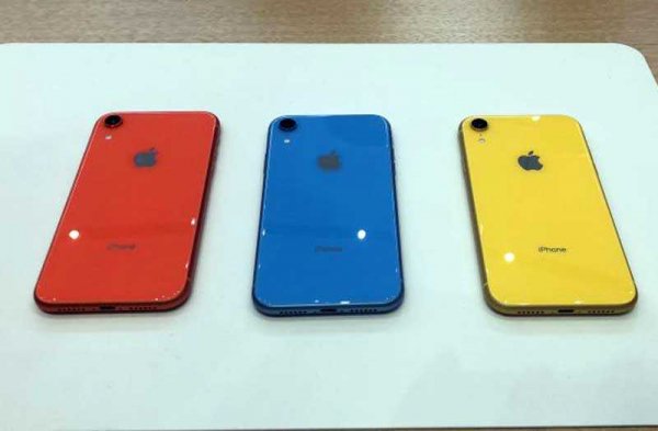 Первый обзор iPhone XR: флагманский iPhone за меньшую цену